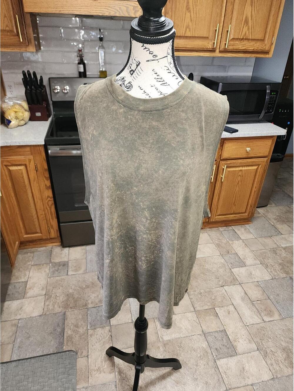 Lululemon muscle tank top